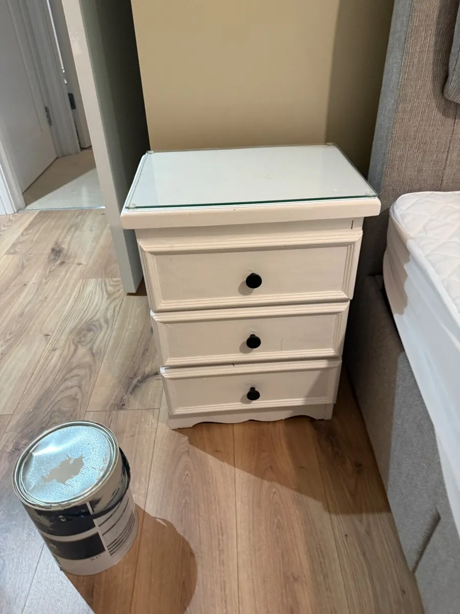2 Oak Bedside Tables - Image 3