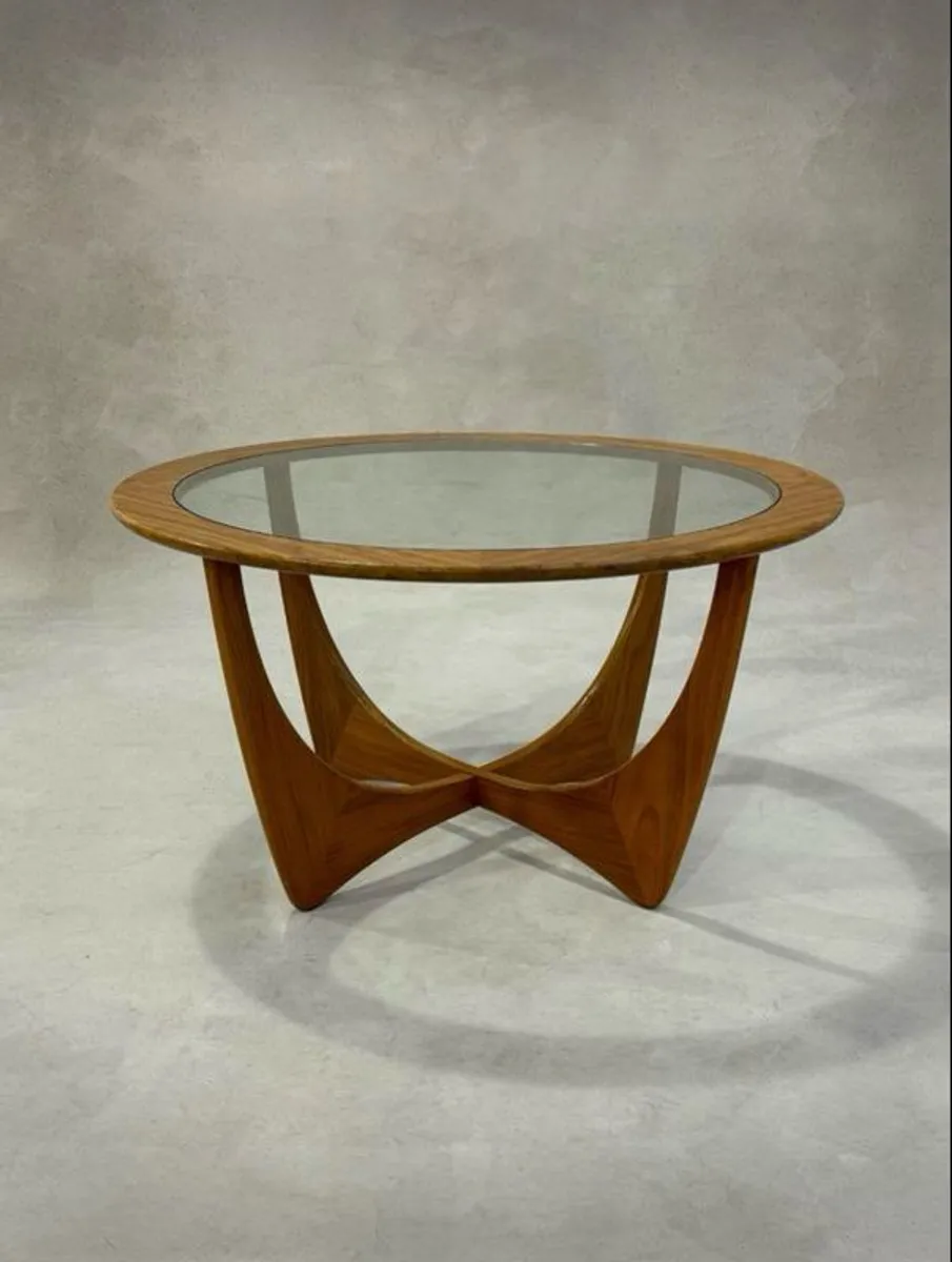 G Plan Astro round coffee table - Image 1