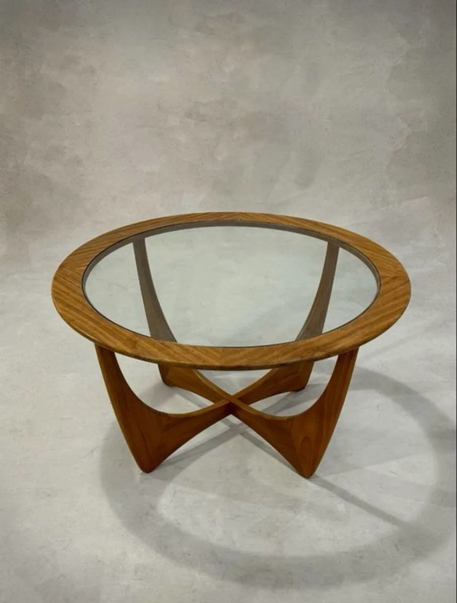 G Plan Astro round coffee table - Image 2