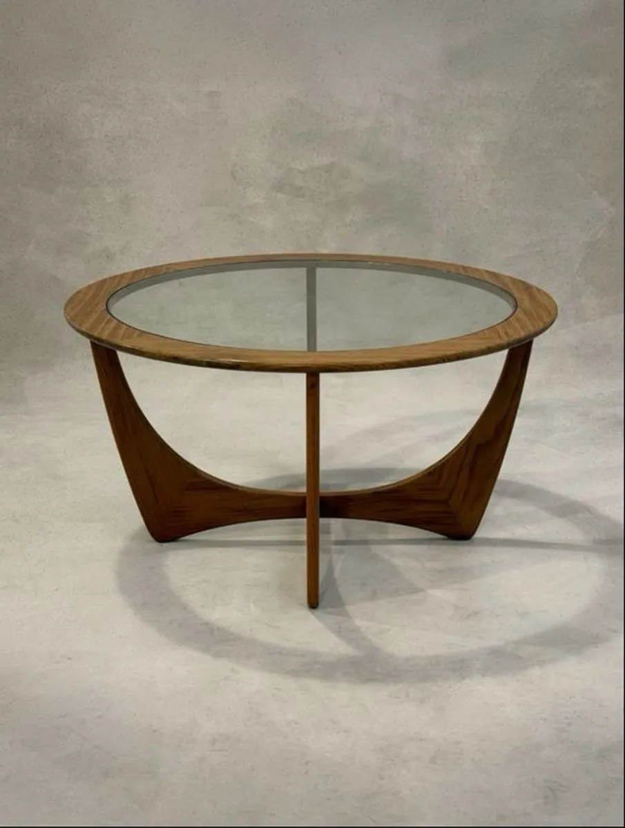 G Plan Astro round coffee table - Image 3