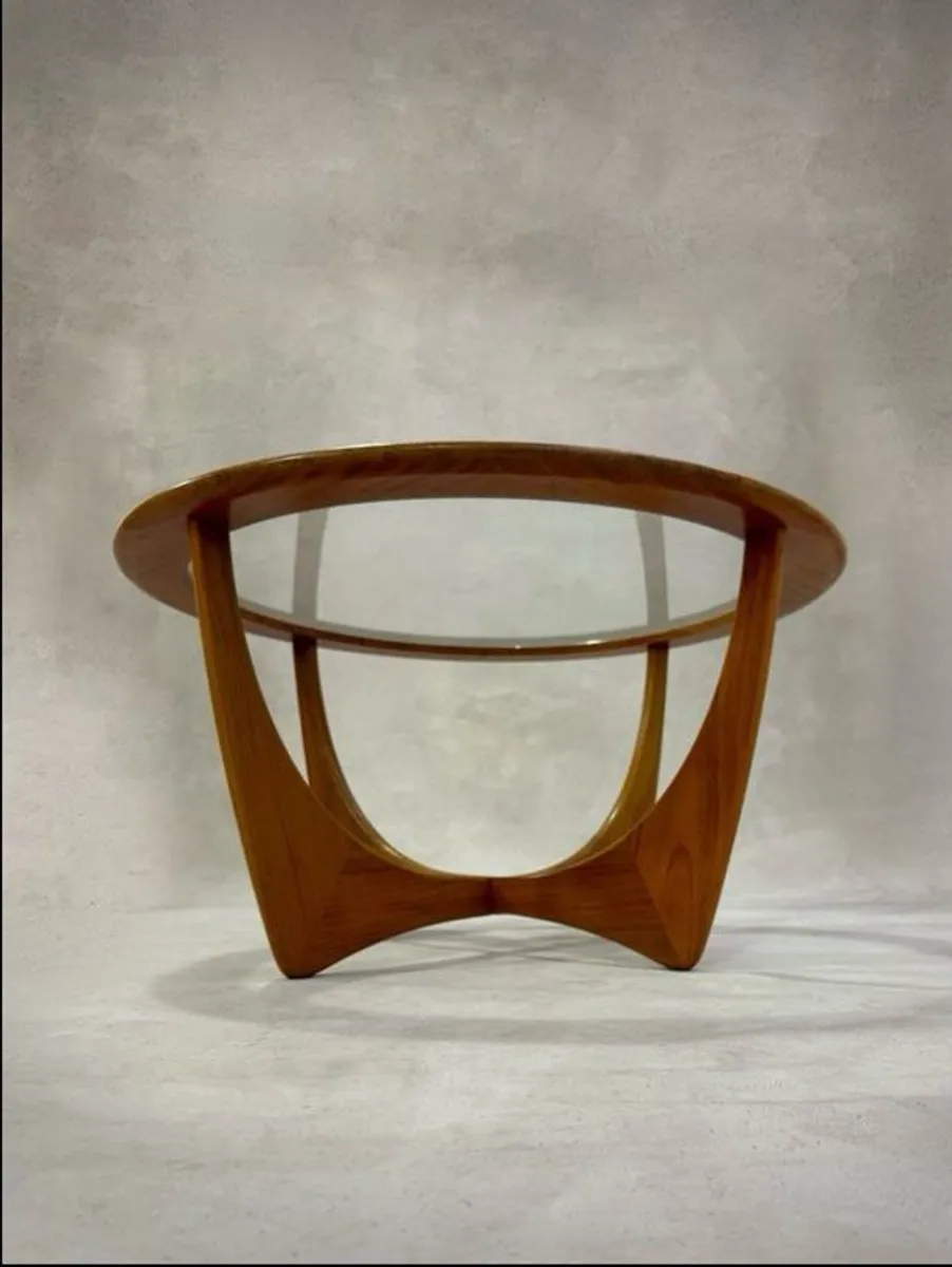 G Plan Astro round coffee table - Image 4