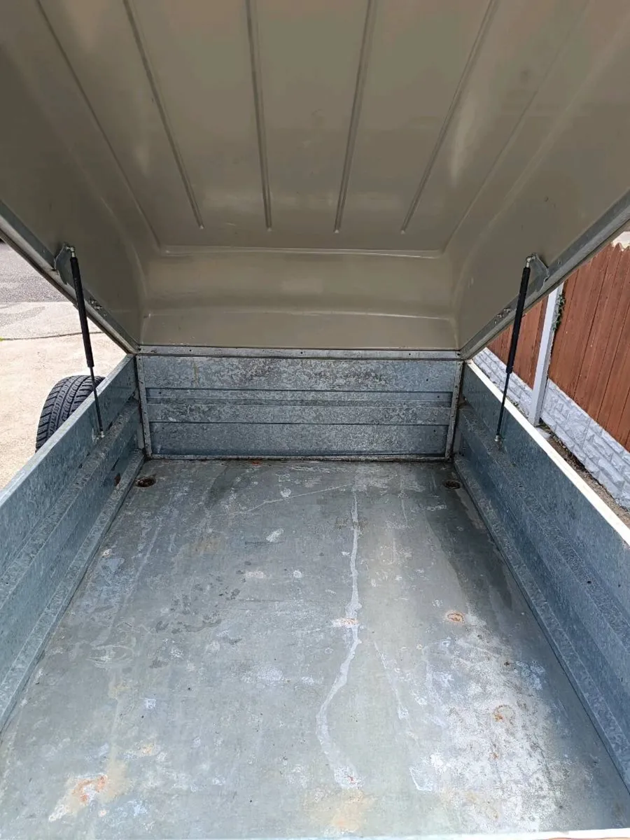 Camping trailer - Image 4