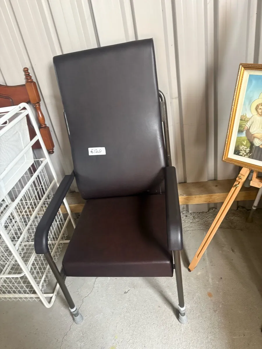 Orthopaedic chair - Image 1