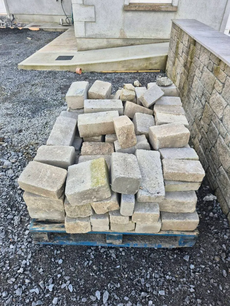 HALLMARK BRICK - Image 3