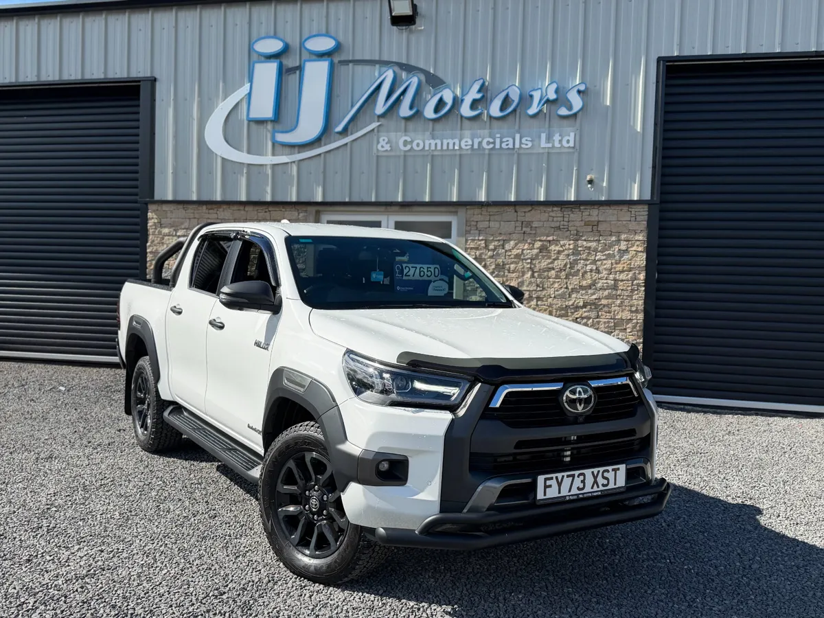 23 TOYOTA HILUX 2.8 D-4D INVINCIBLE X - Image 1