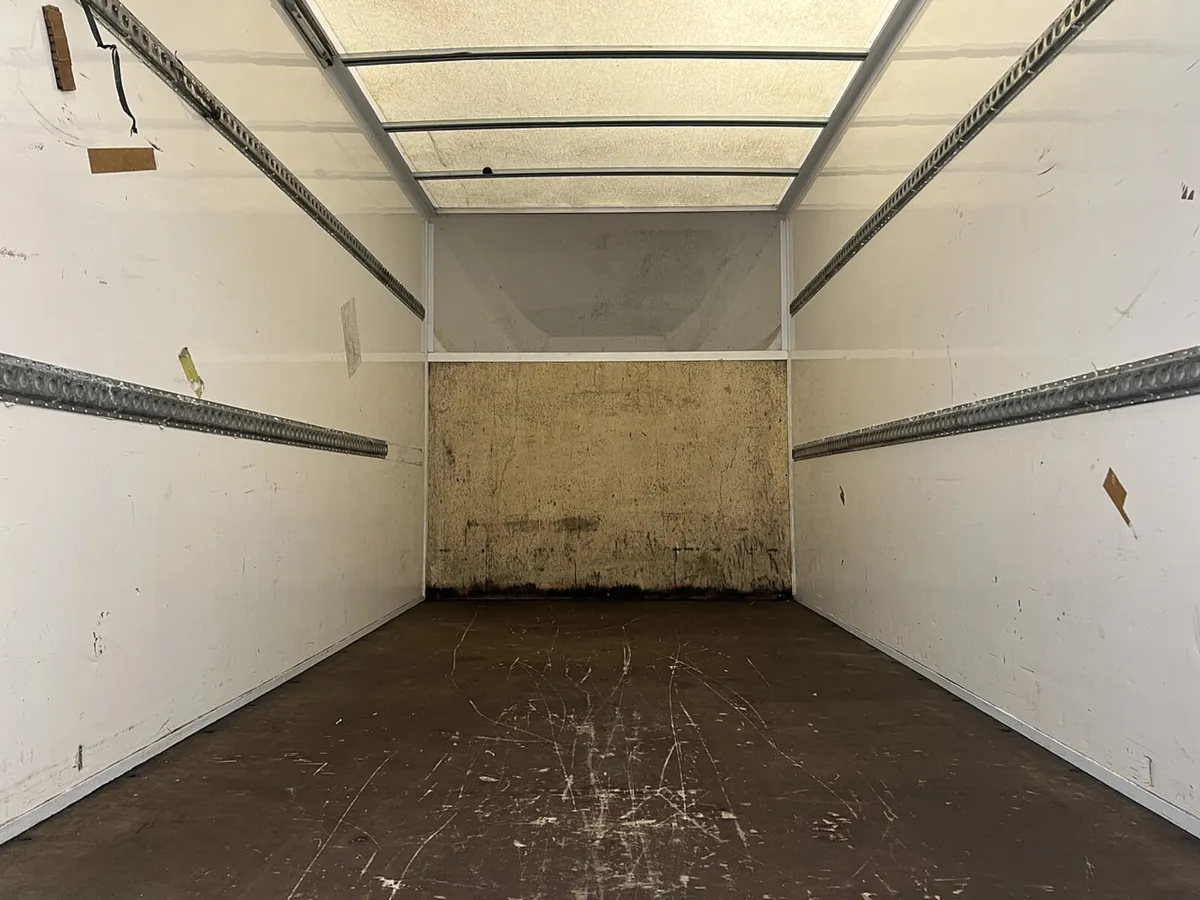 2023 Ford Transit Luton Box Van - Image 3