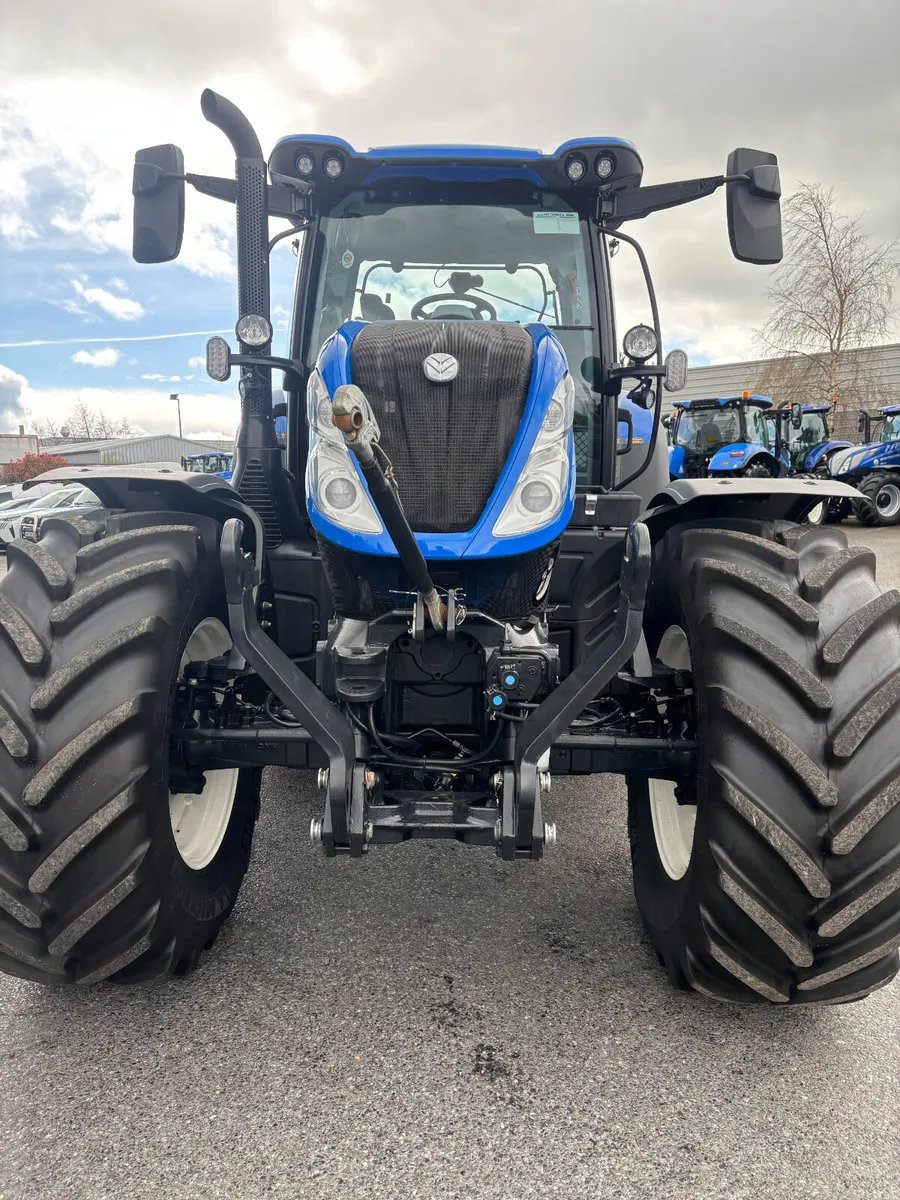 New Holland T6.180 Dynamic Command-283hrs - Image 2