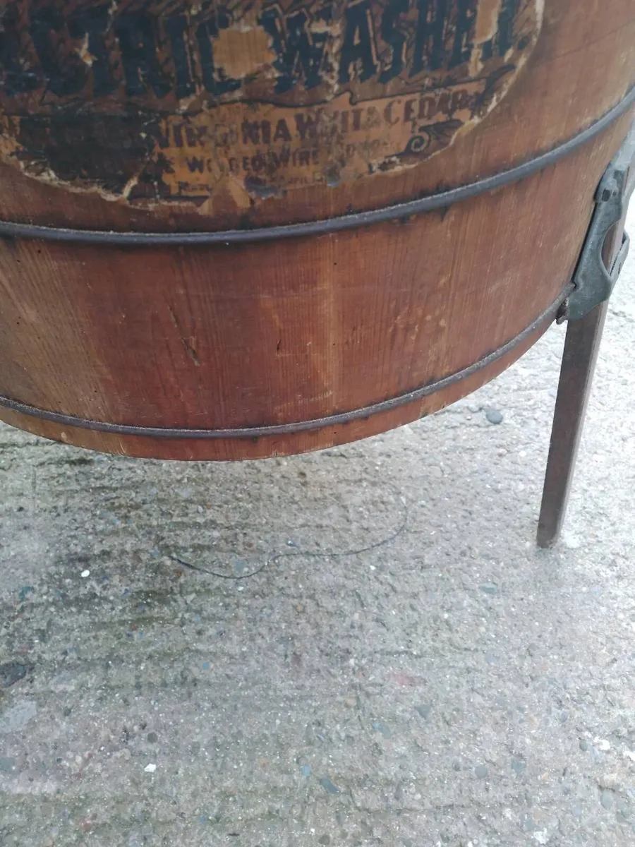 Very old washing machine - Image 3