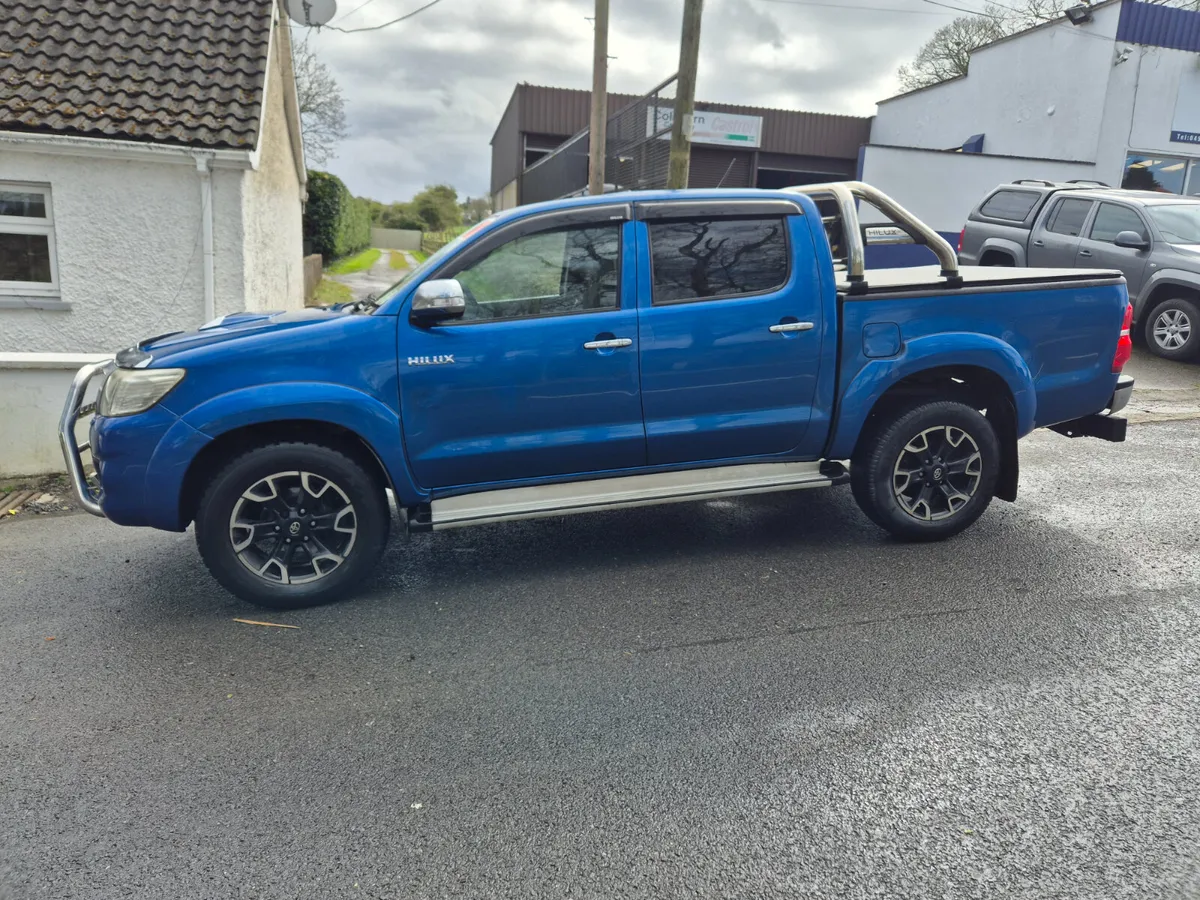 Toyota Hilux 2012 - Image 2