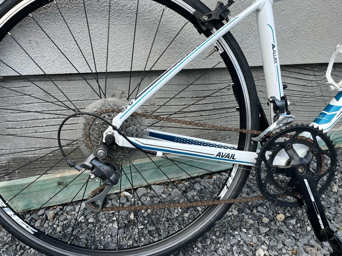 Liv Giant avail women’s road bike - Image 2