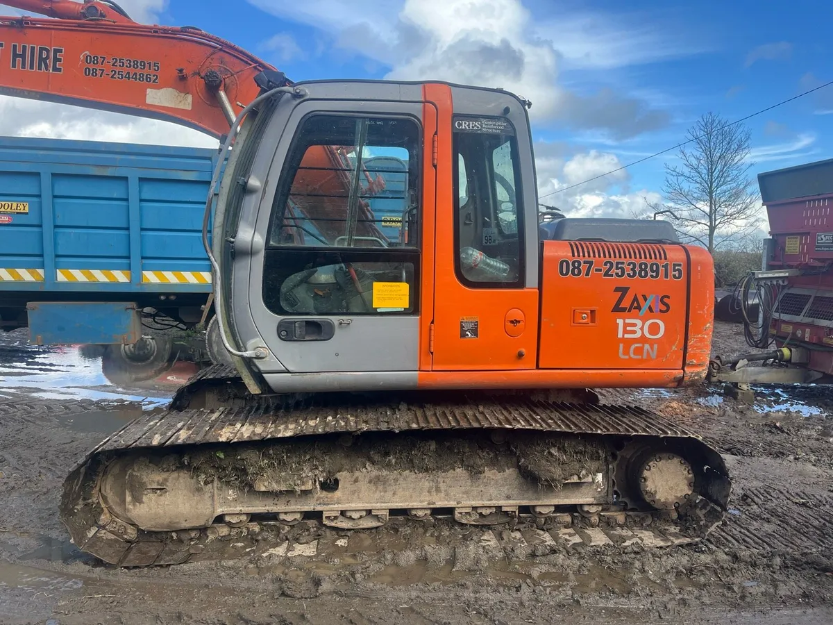 Hitachi digger - Image 1