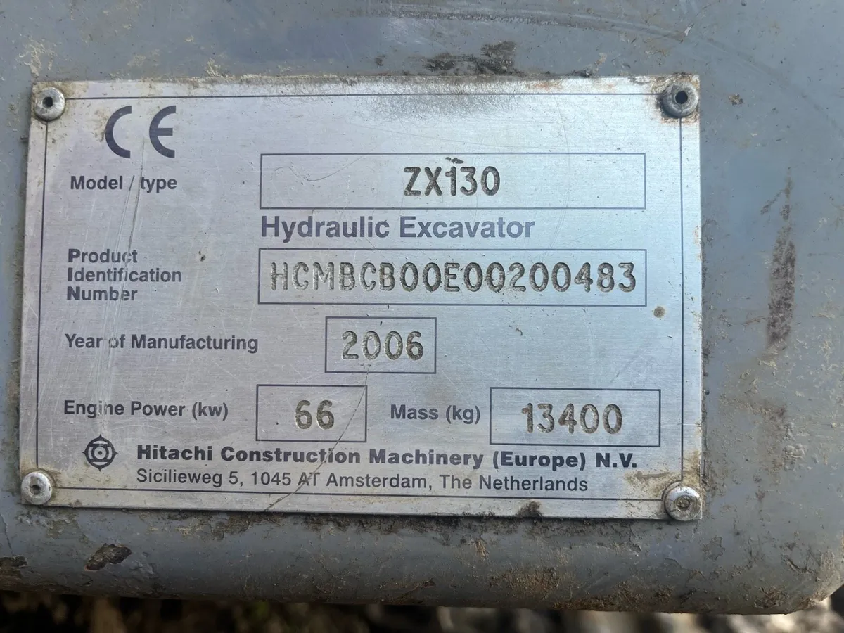 Hitachi digger - Image 2