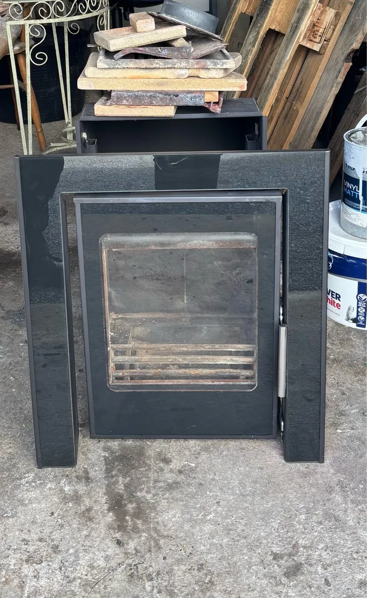 5KW Vitae Solid Fuel Stove - Image 1