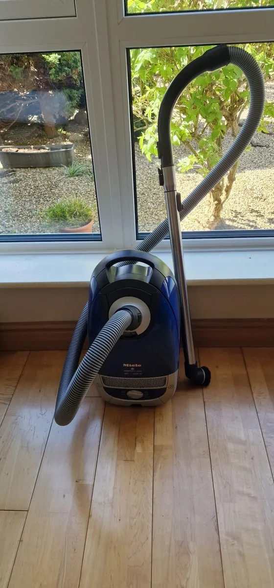 Miele S5210 Vacuum - Perfect Working Order - Image 1