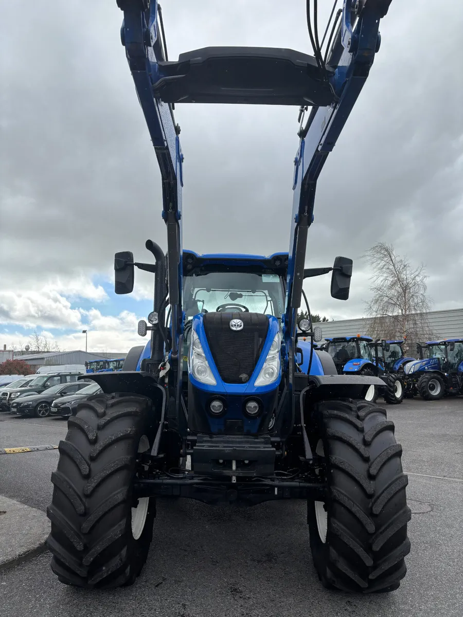 New Holland T7.225 AutoCommand C/W 745LA-867hrs - Image 2