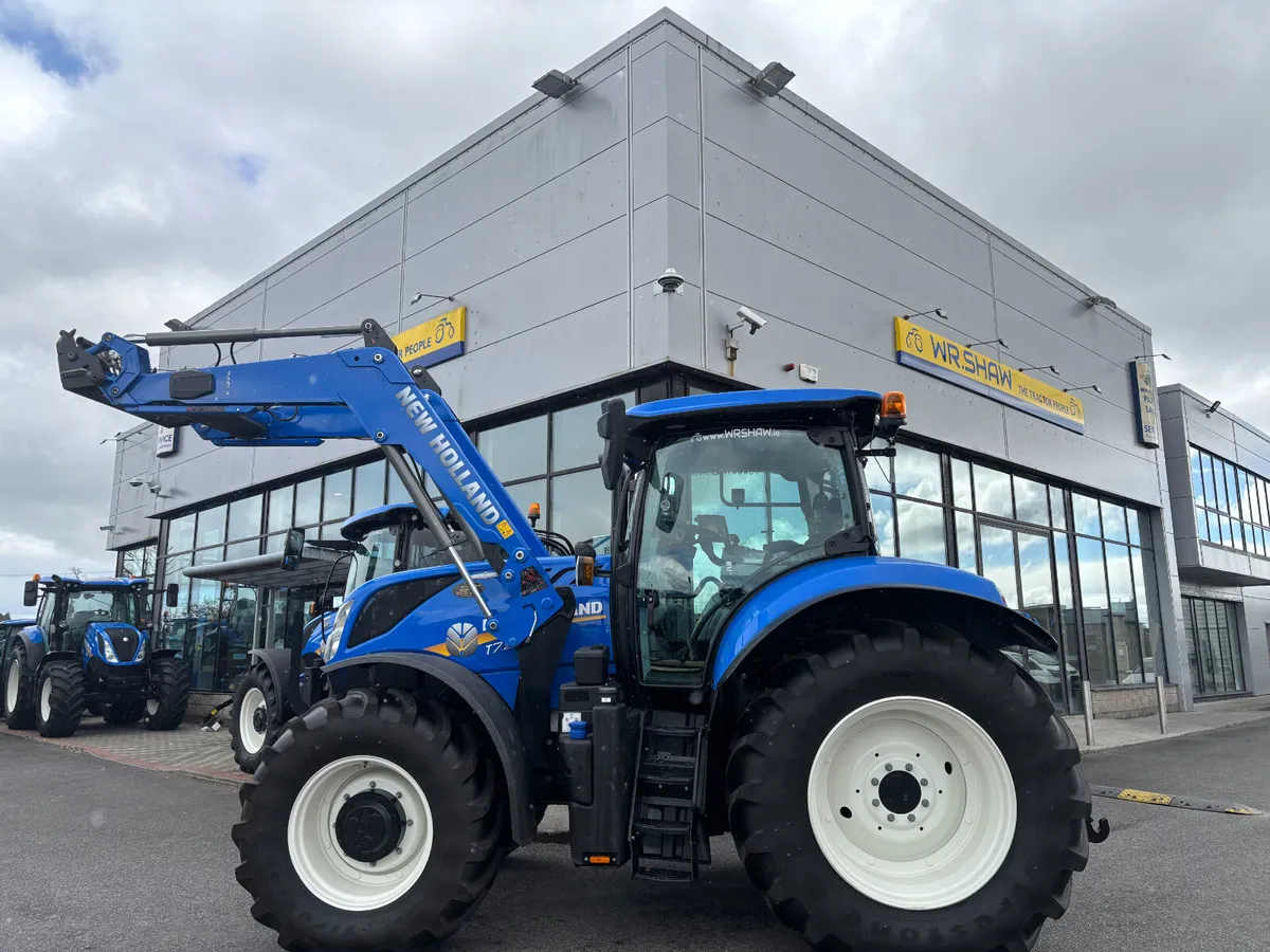 New Holland T7.225 AutoCommand C/W 745LA-867hrs - Image 1