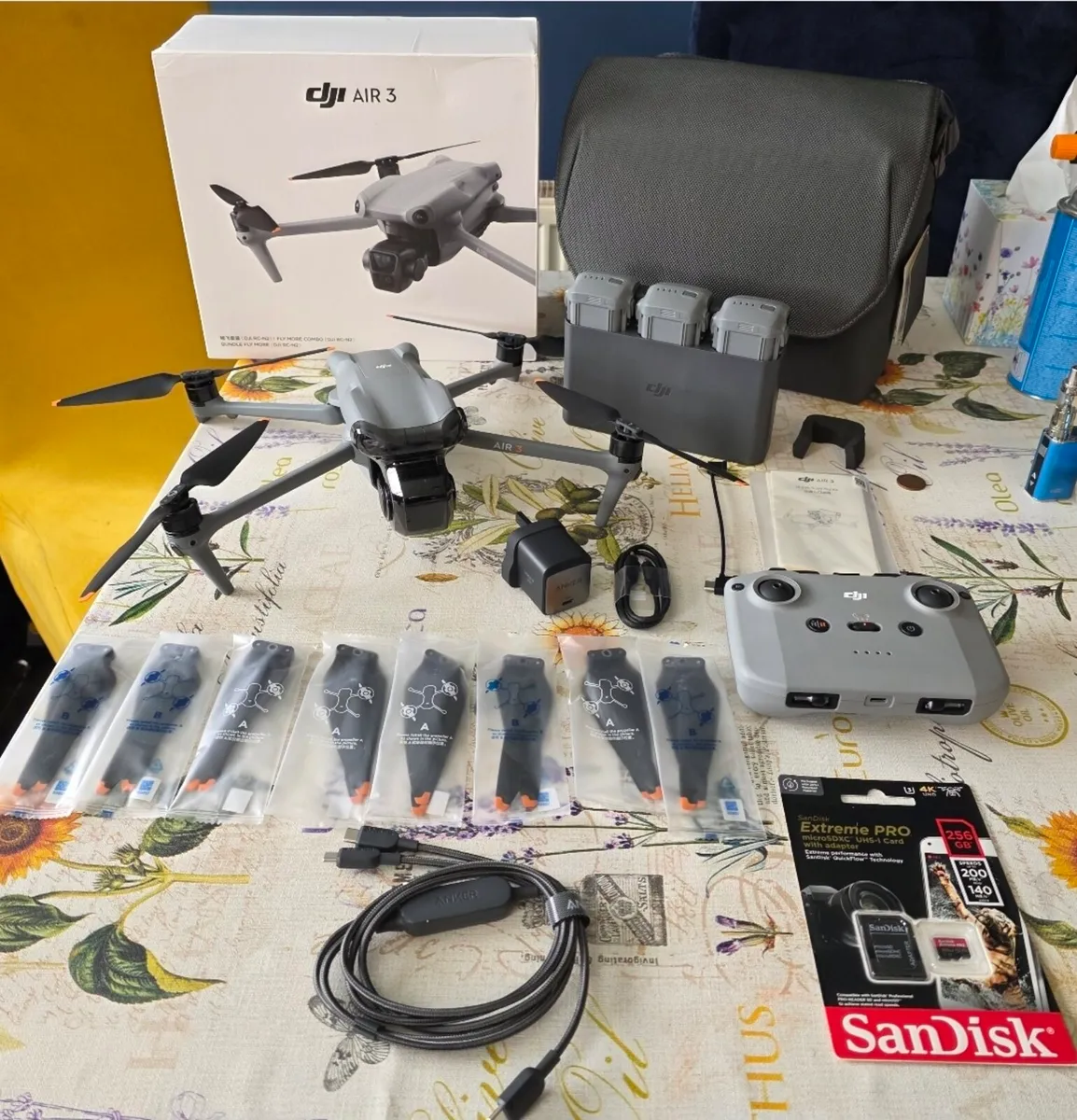 Dji Air 3 fly more combo with extras - Image 1