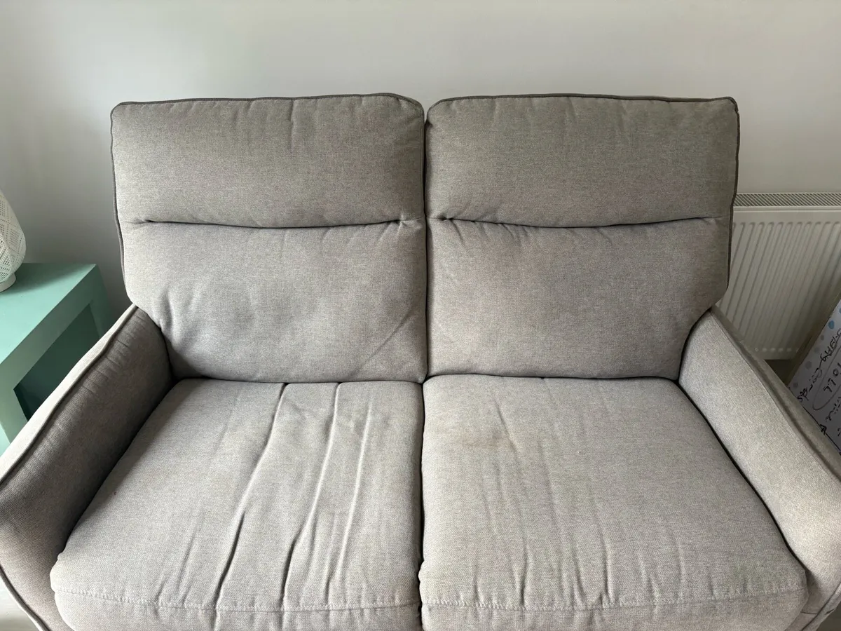 Recliner couch - Image 2