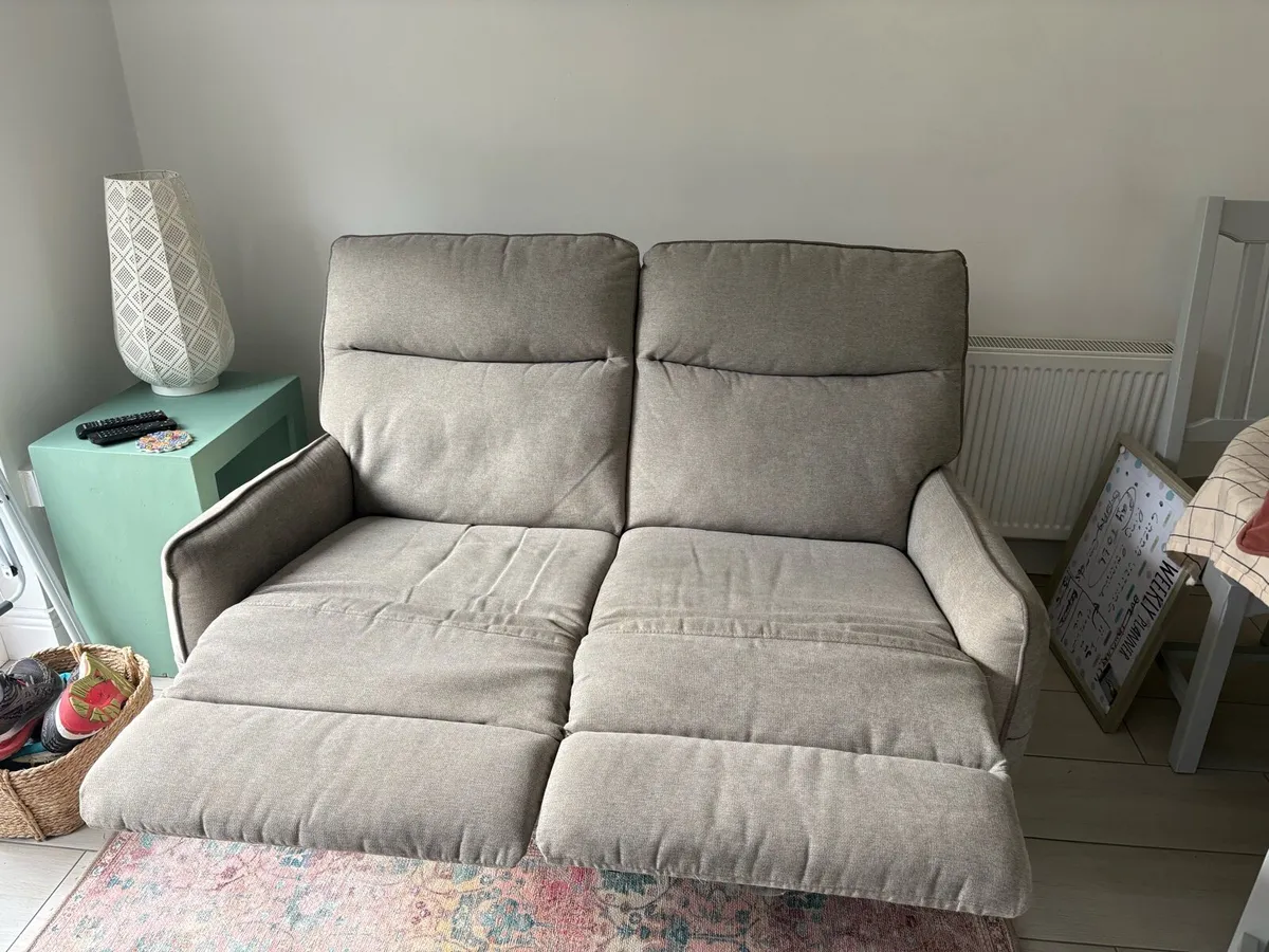 Recliner couch - Image 3