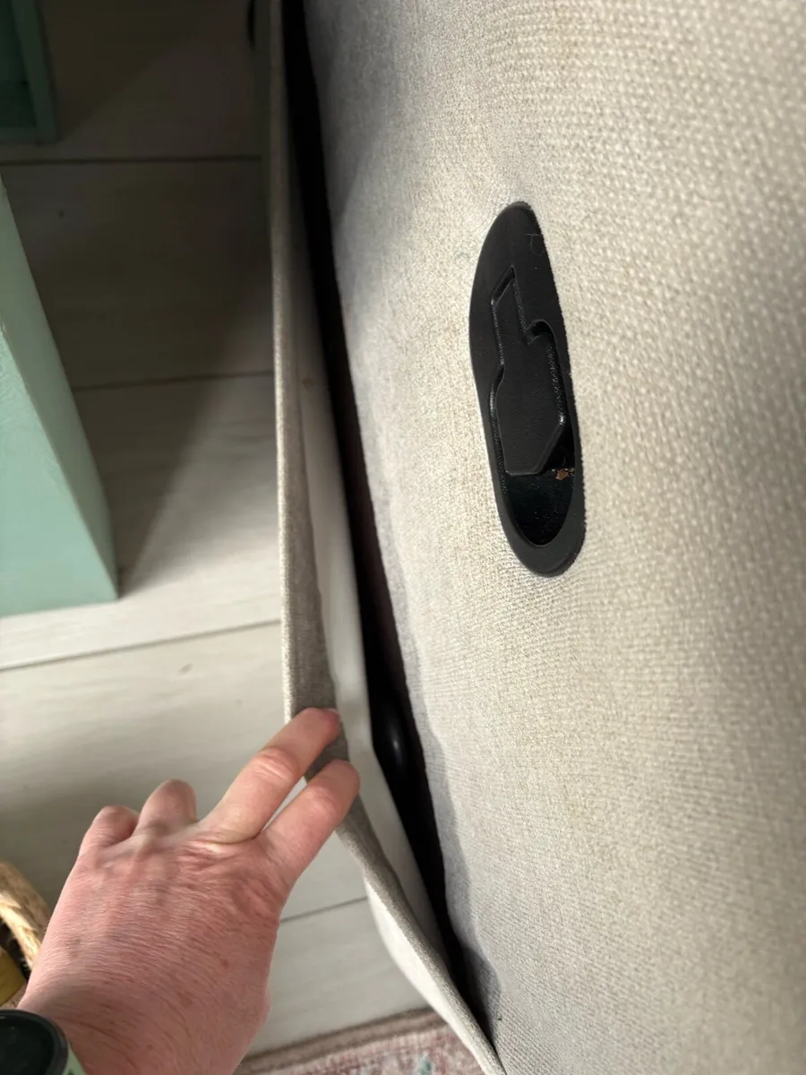 Recliner couch - Image 4