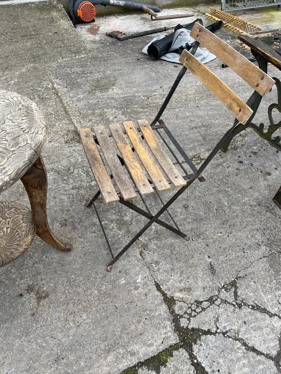 Table and Chairs - Image 3