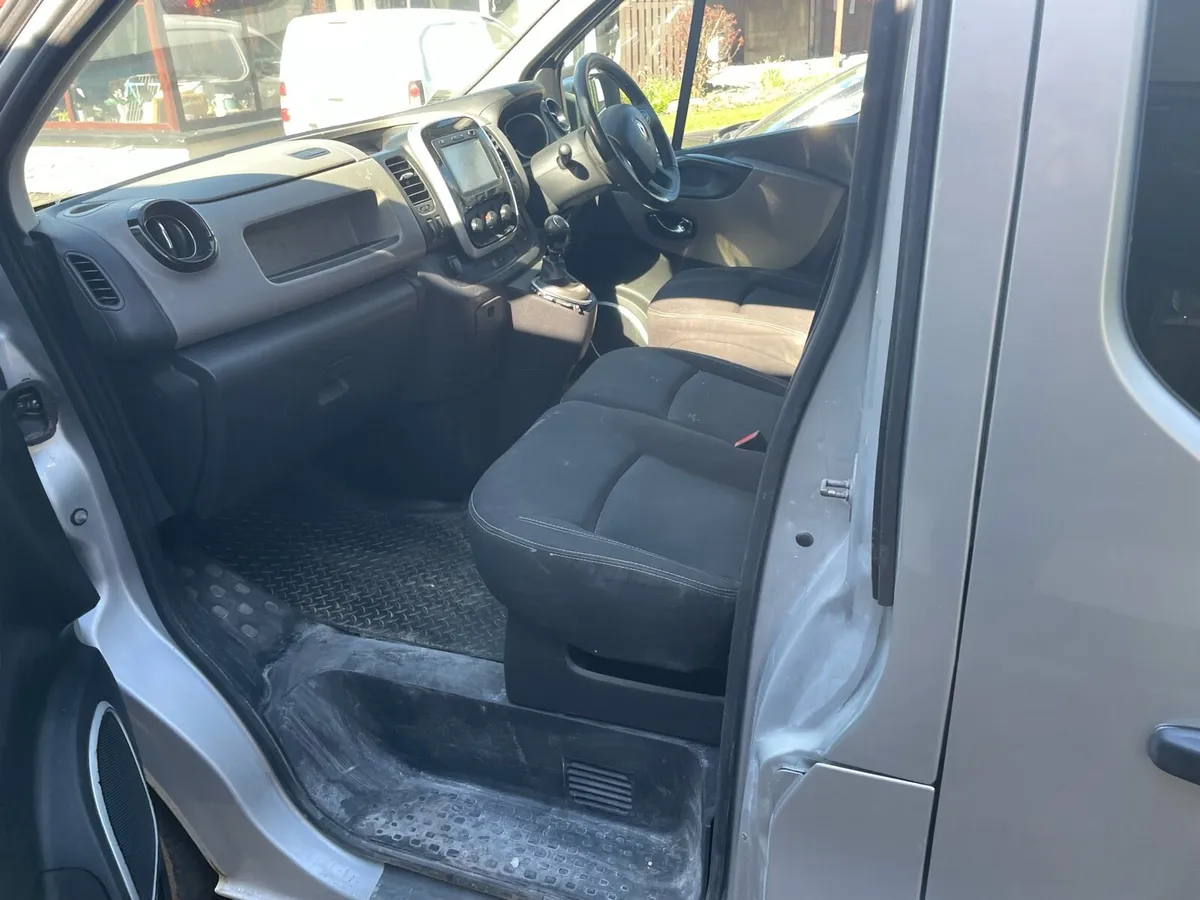 Renault trafic crew cab - Image 3