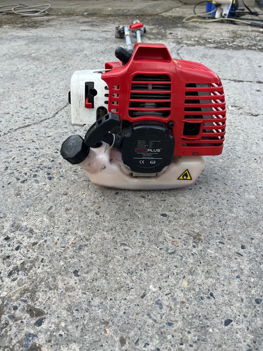 Hedgetrimmer + Chainsaw Head - Image 2