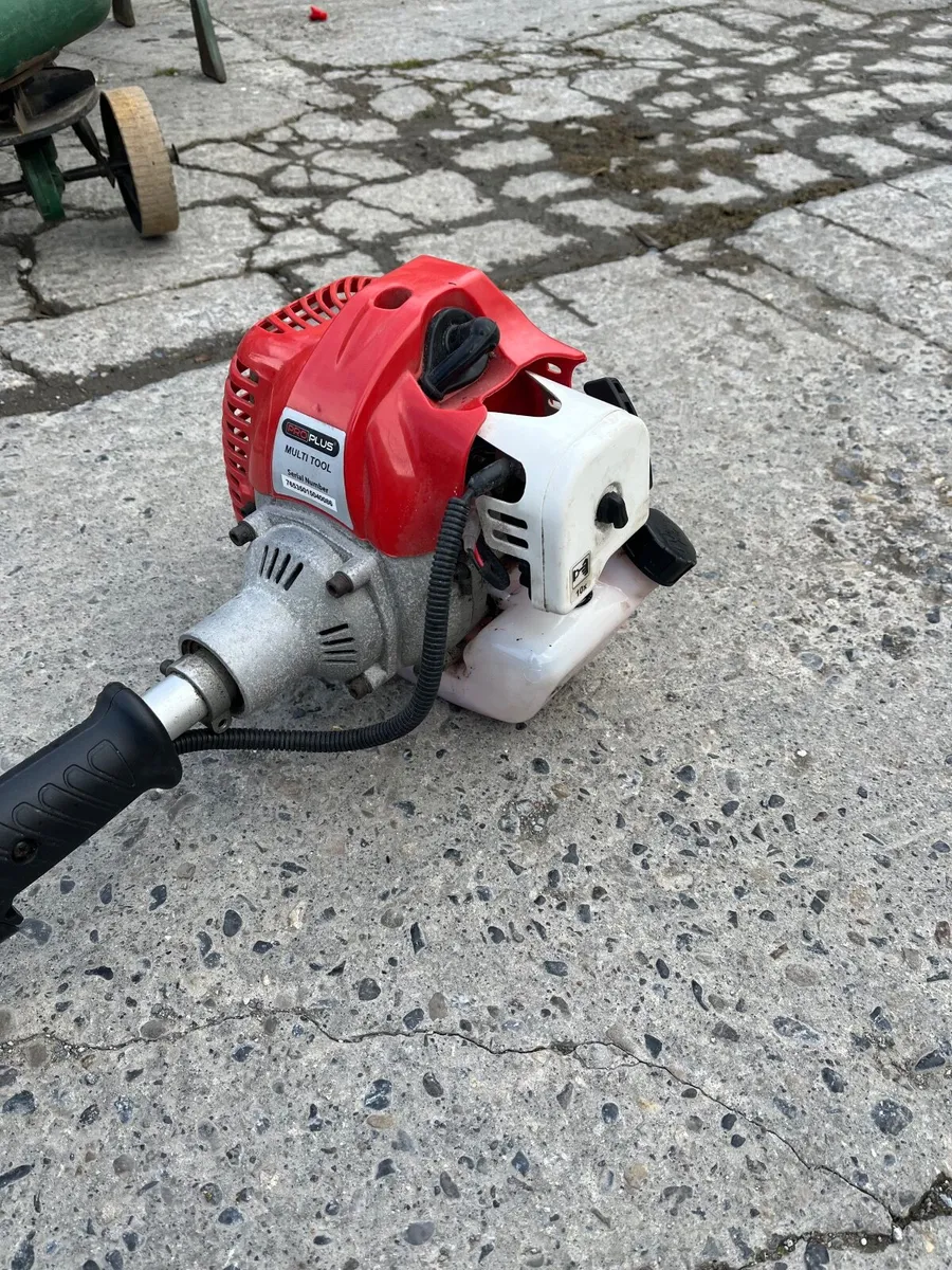 Hedgetrimmer + Chainsaw Head - Image 3