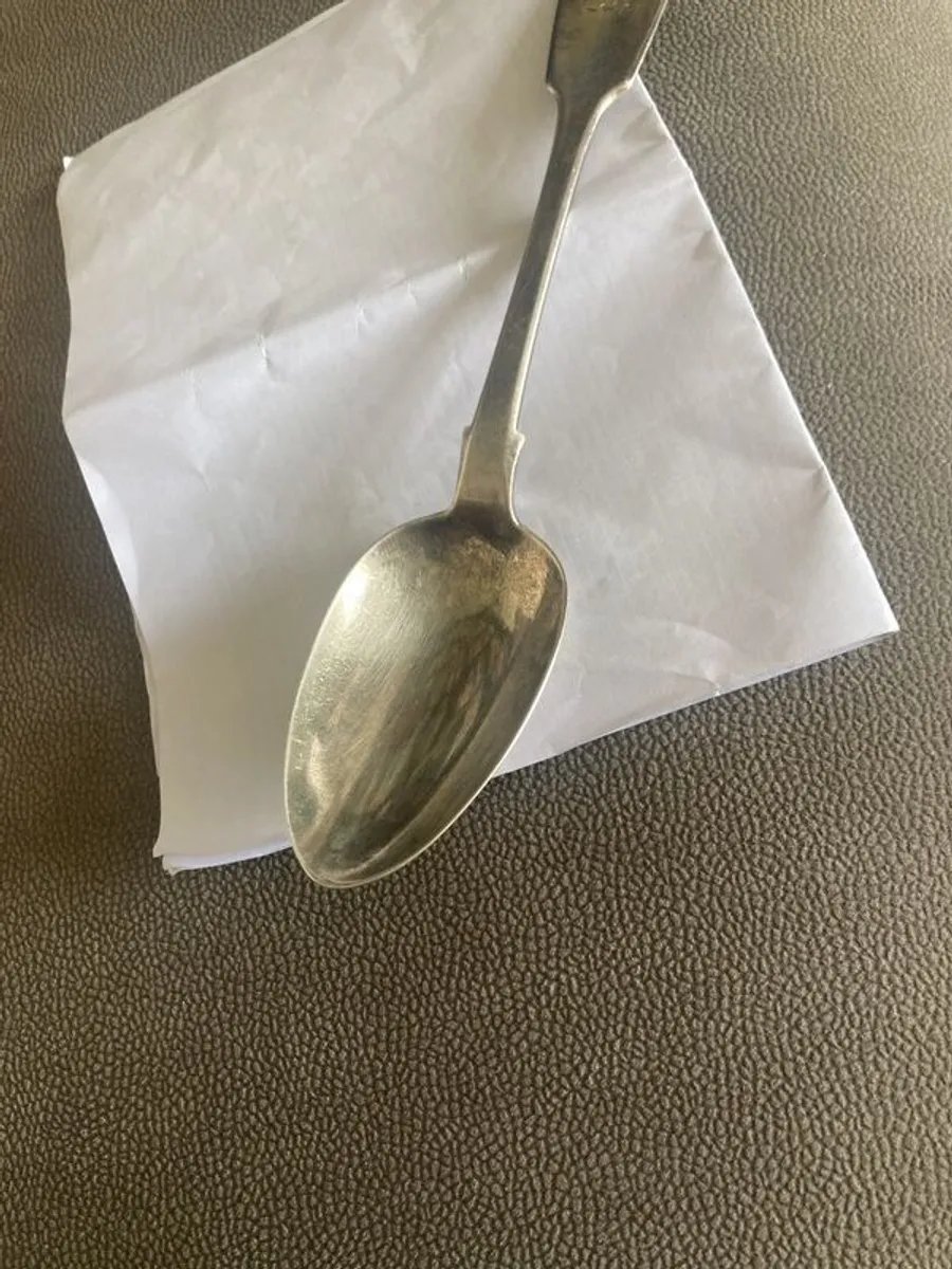 Silver spoon 9inches long in excellent condition made by famous silversmith George Waterhouse weighs 2.78 ounces - Image 4