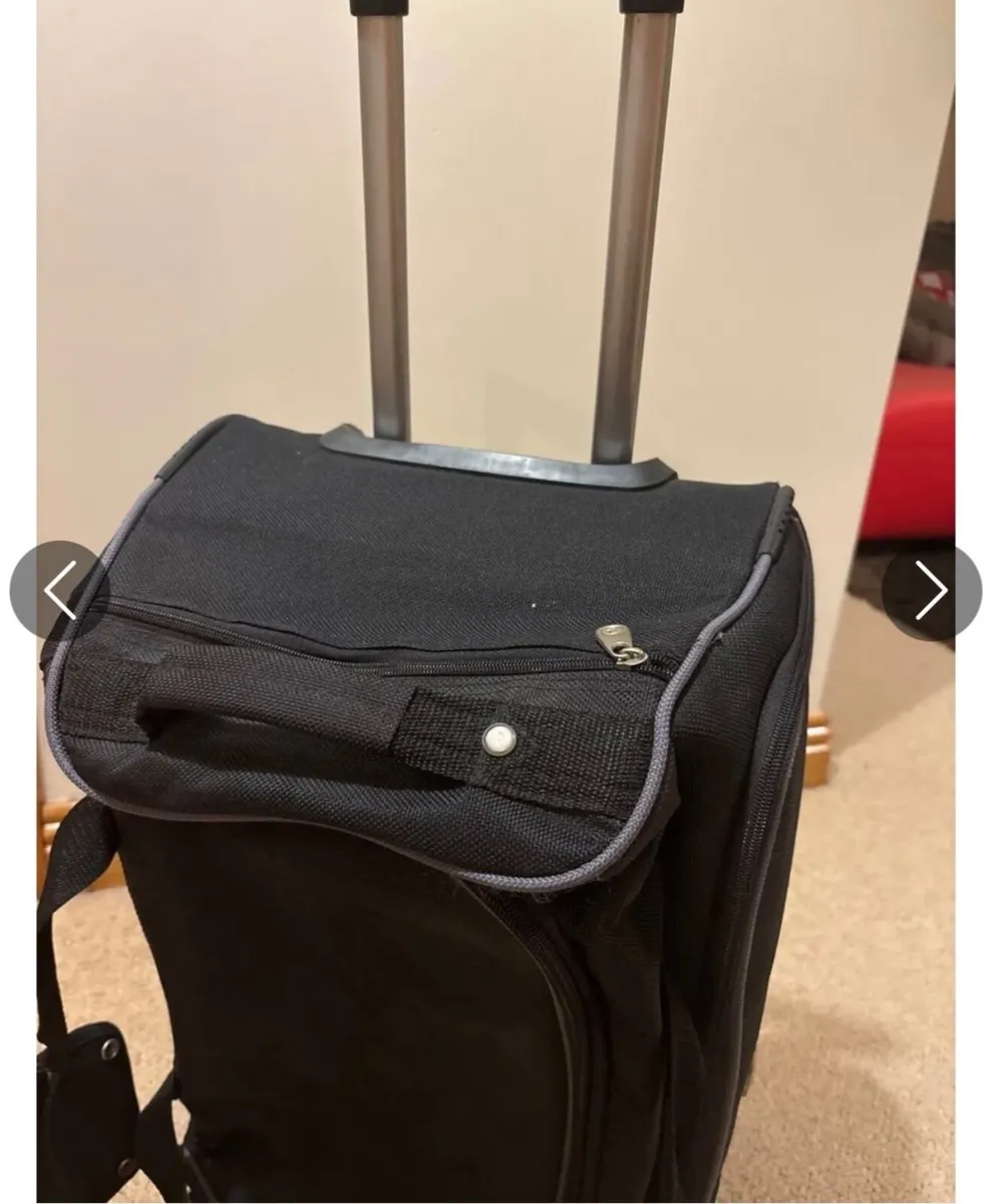 Wheel suitcase / holdall bag in one - Image 3