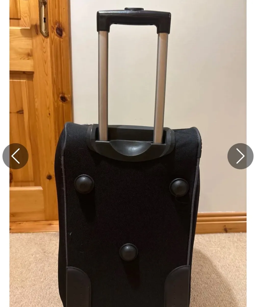 Wheel suitcase / holdall bag in one - Image 4