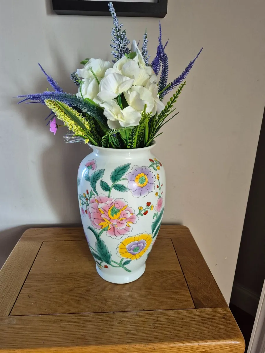 Beautiful Chinese-style floral porcelain - Image 3