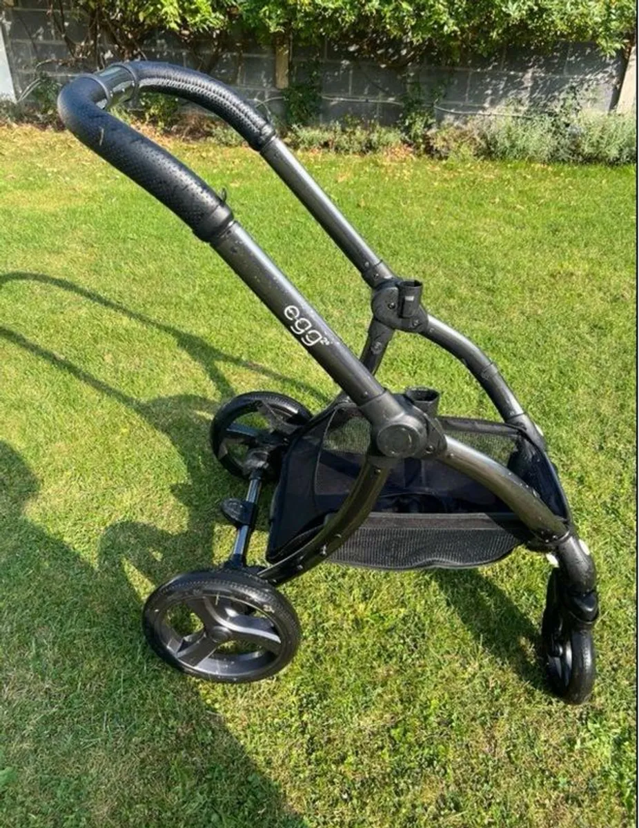 Egg 2 Pram Eggcelent Condition - Image 2