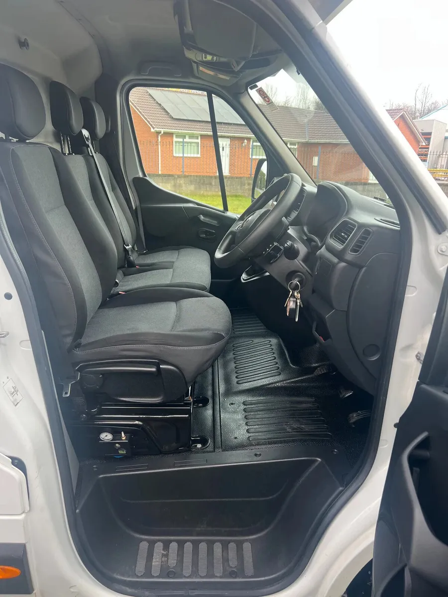 2023 Renault Master Low Loader (Brand New Body) - Image 3