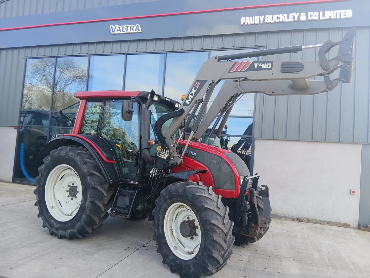 Valtra N101 & Mx loader - Image 1