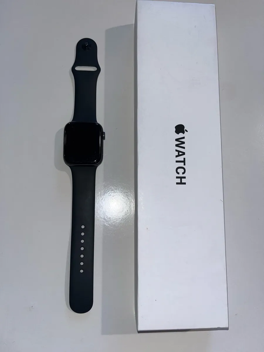 Apple watch SE 44mm - Image 1