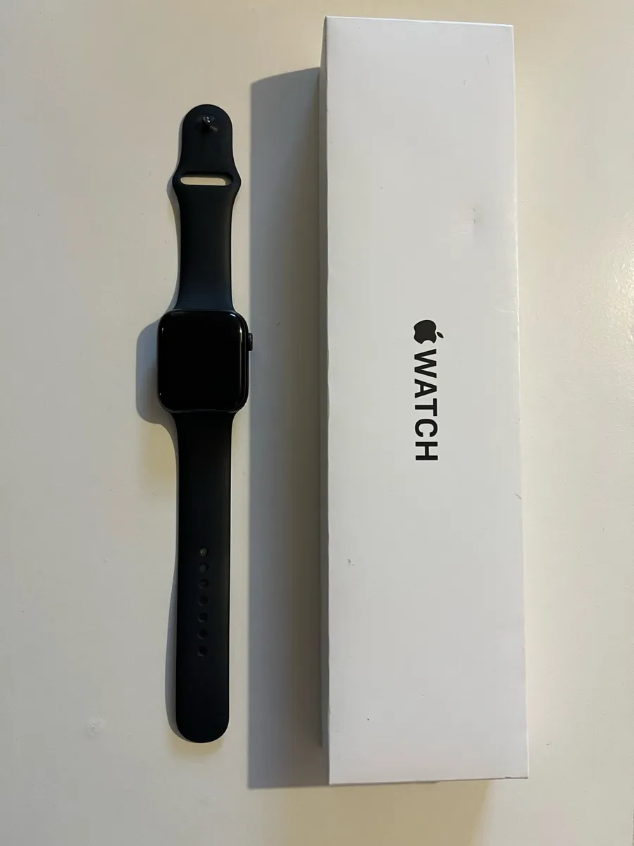 Apple watch SE 44mm - Image 2
