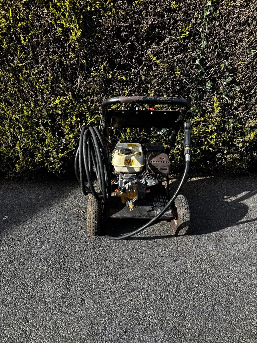 Pressure washer - Image 2
