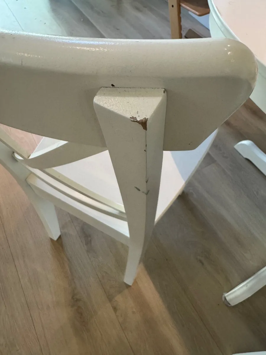 Kitchen table and chairs - Image 2