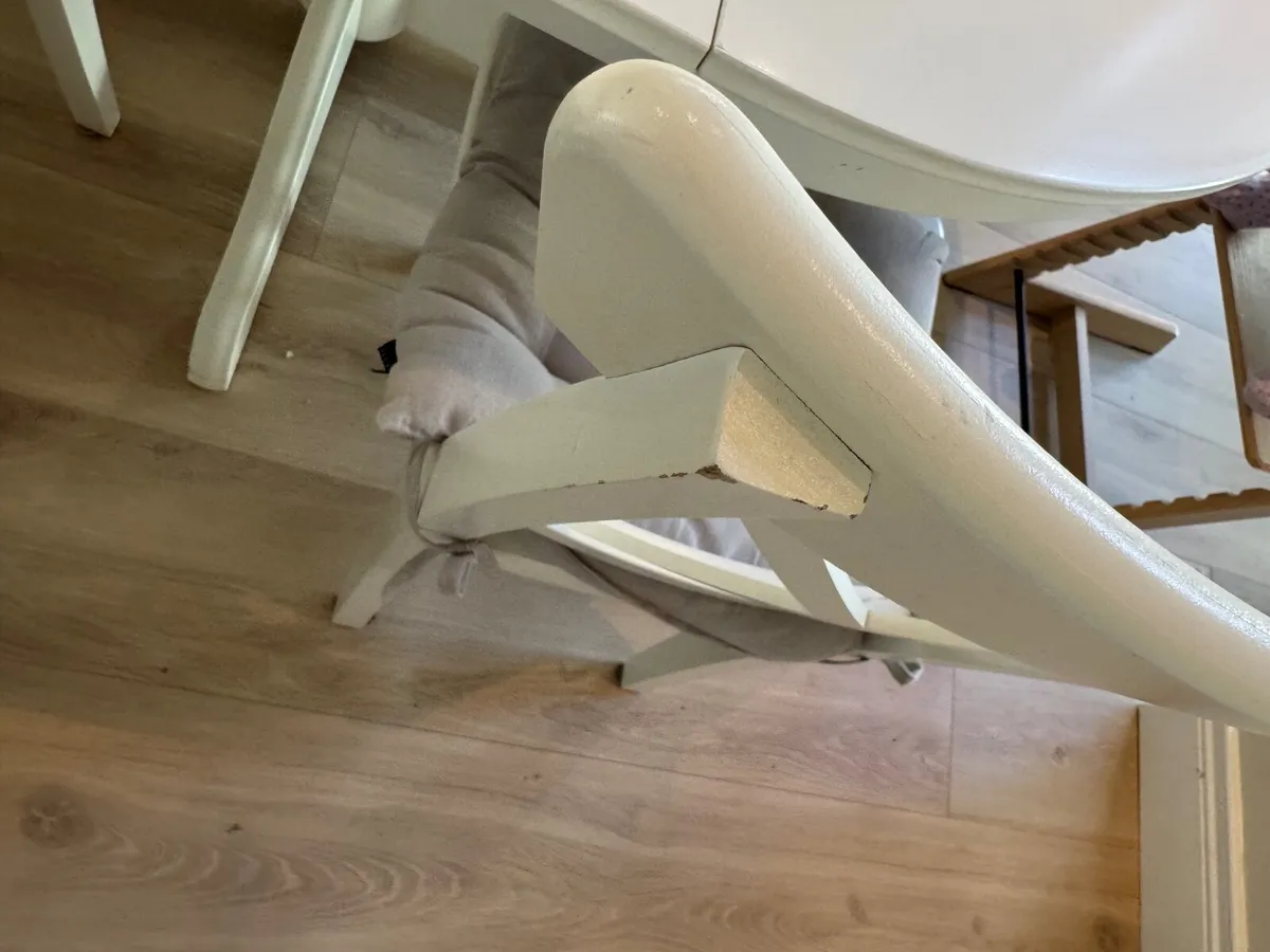 Kitchen table and chairs - Image 3