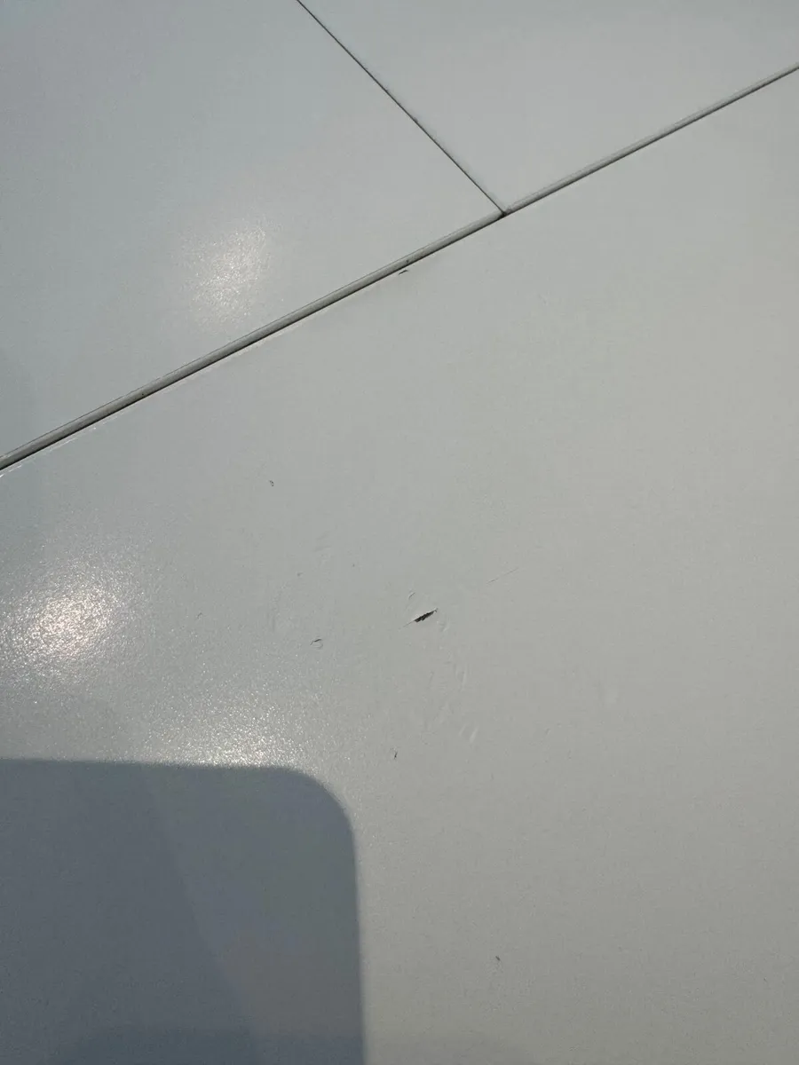 Kitchen table and chairs - Image 4