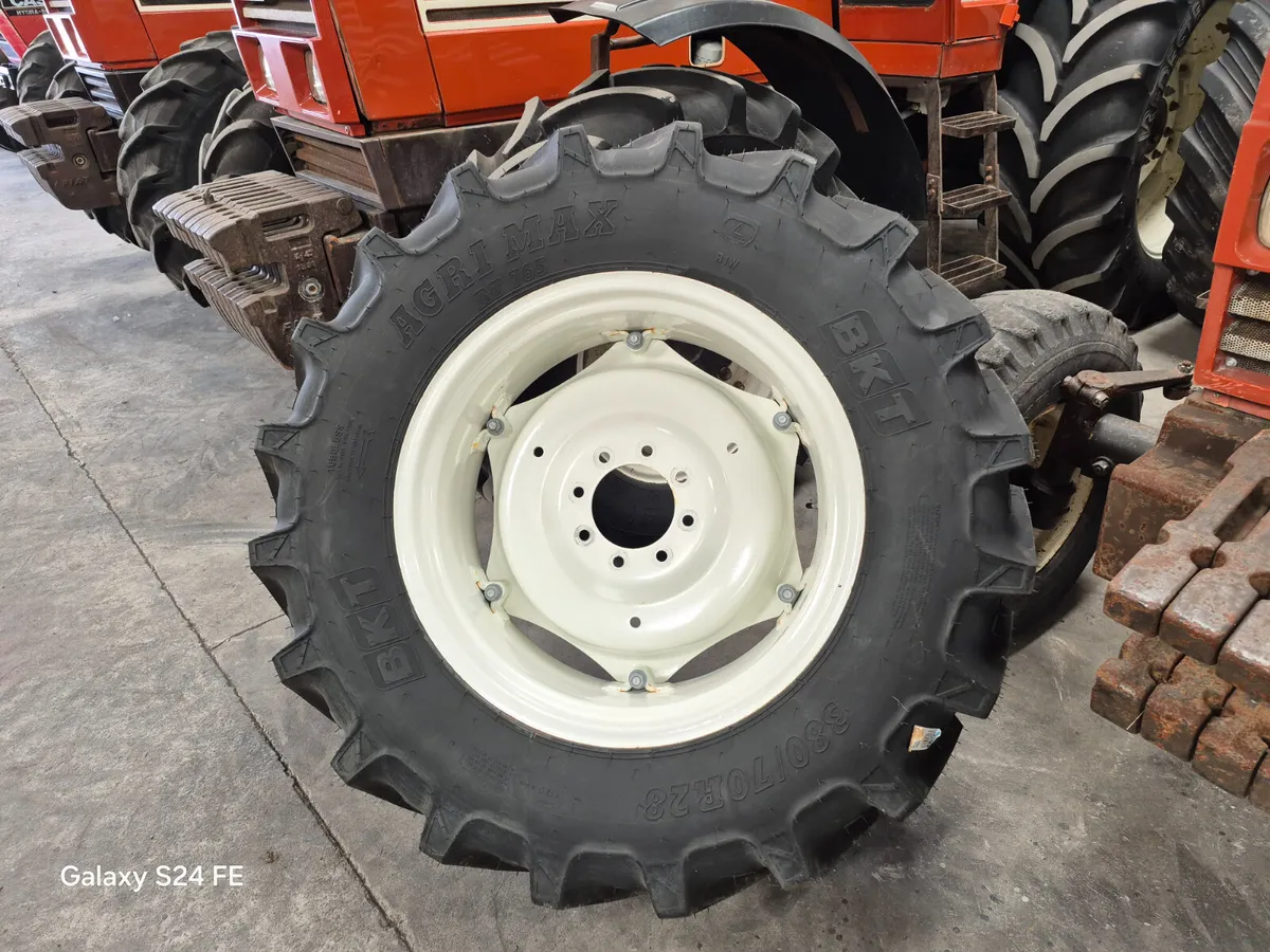 Wheels and tyres - Image 4