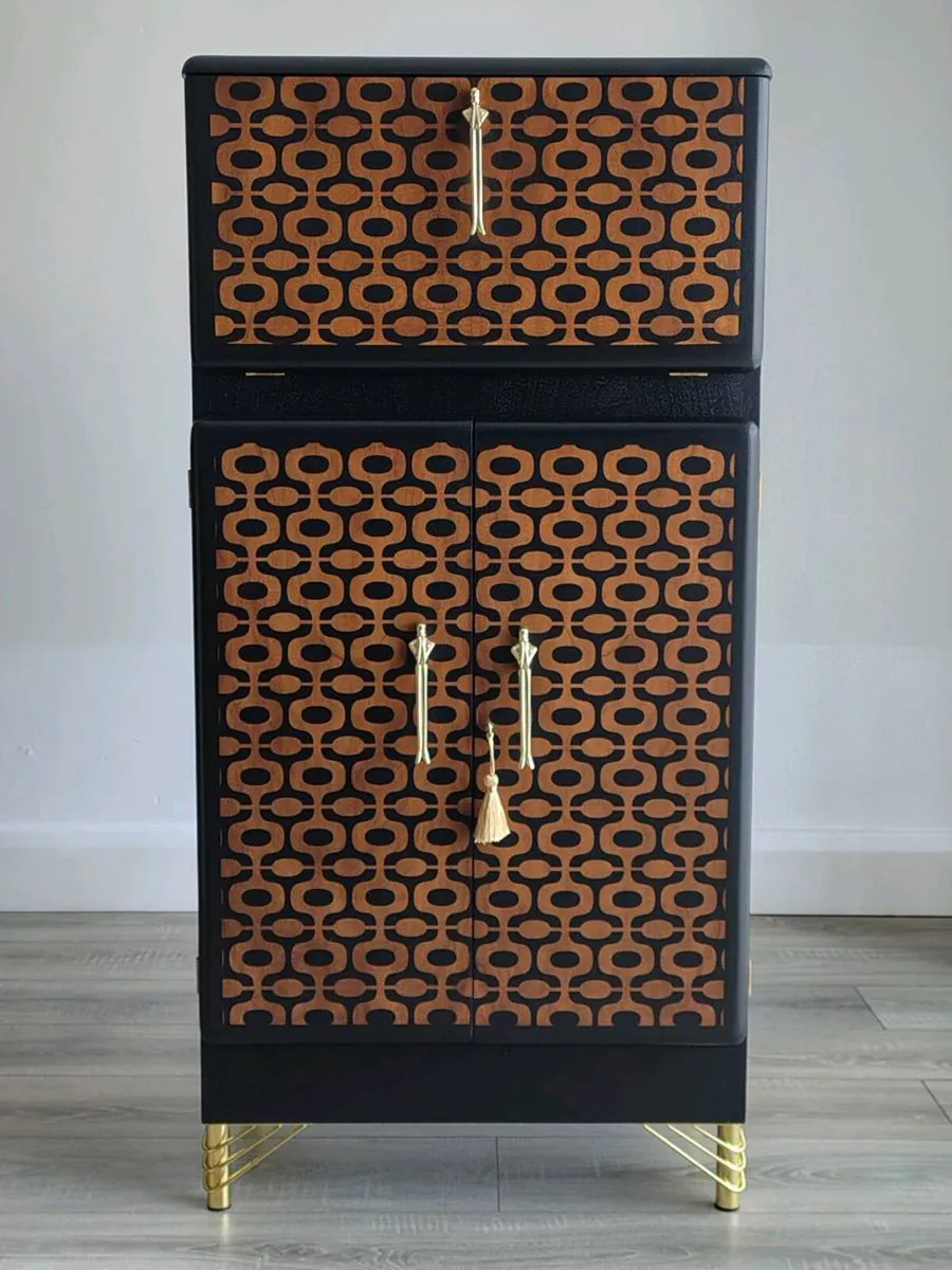 Art deco cocktail cabinet/ bar - Image 1