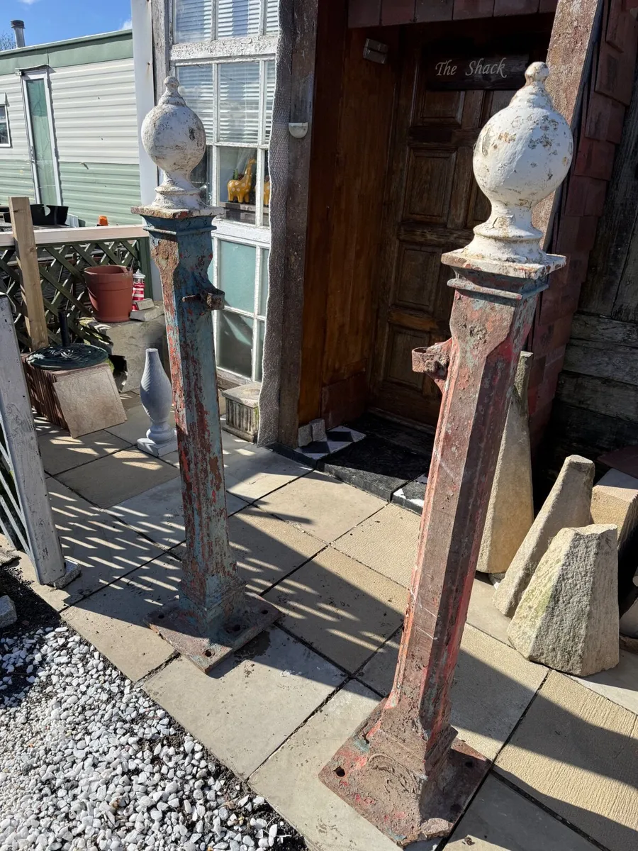 A pair antique cast iron gate posts. - Image 4