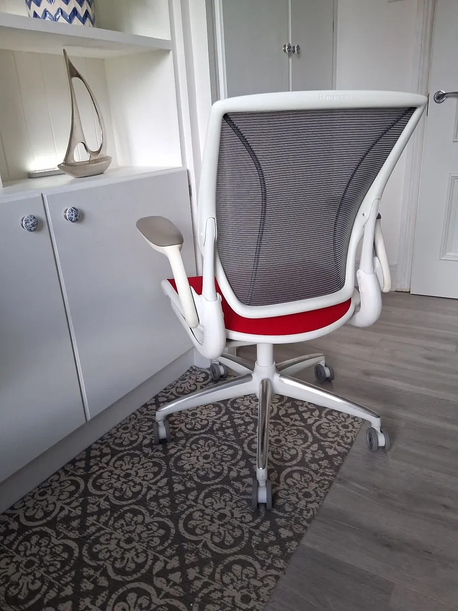 Ergonomic Office Chair - Image 4