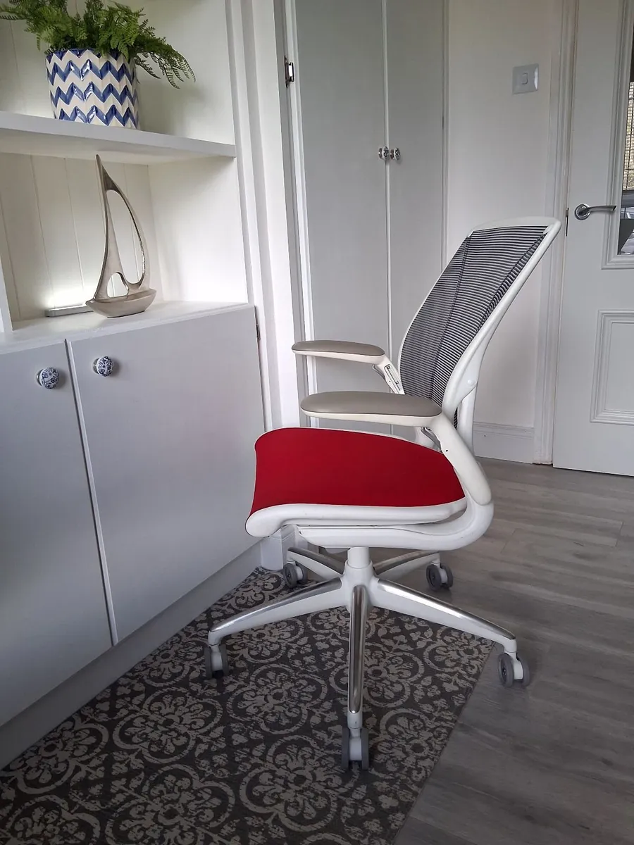 Ergonomic Office Chair - Image 3