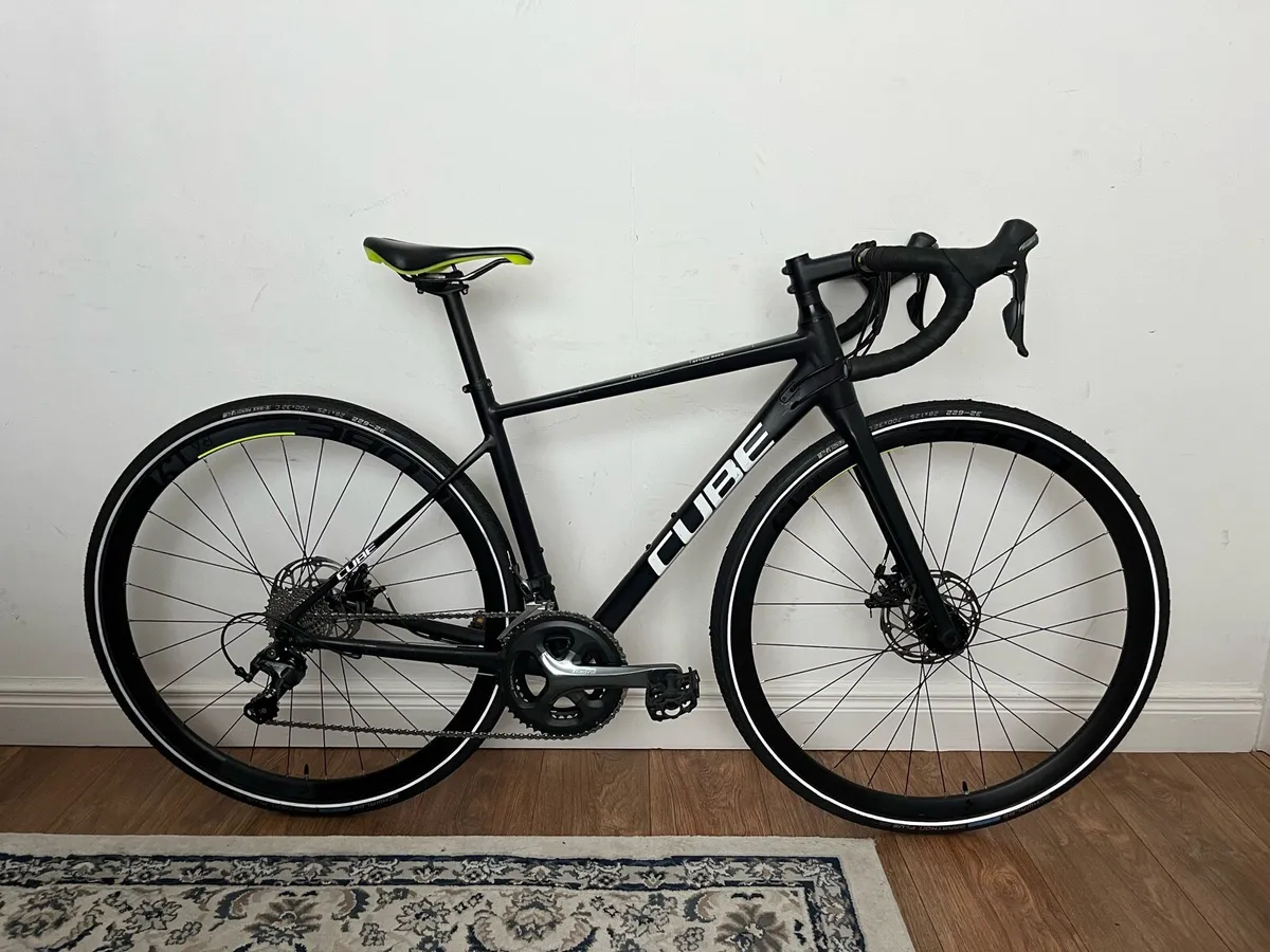 Cube Attain Disc Road Bike - Image 1