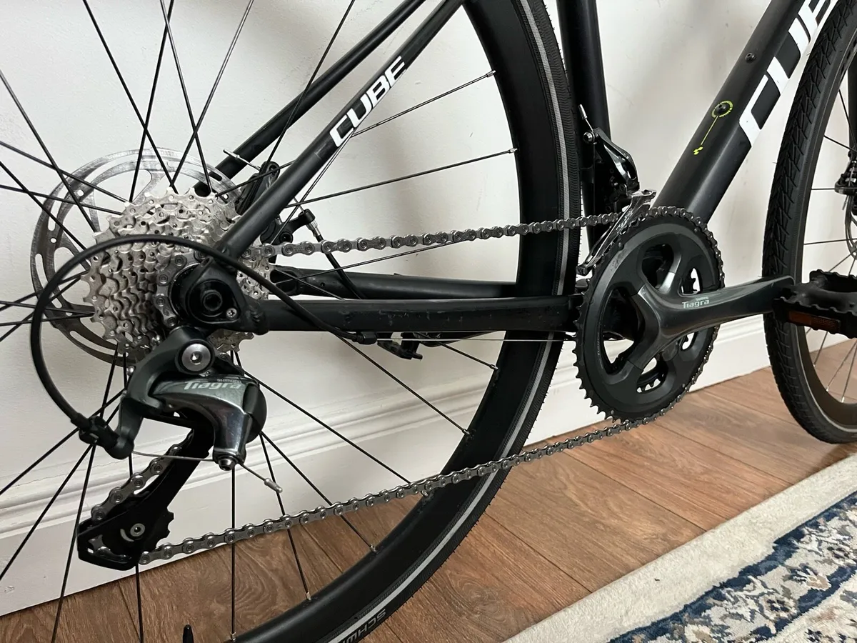 Cube Attain Disc Road Bike - Image 2