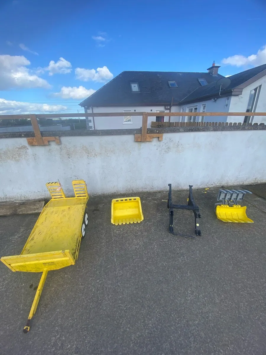 Ride on tractor attachments - Image 1