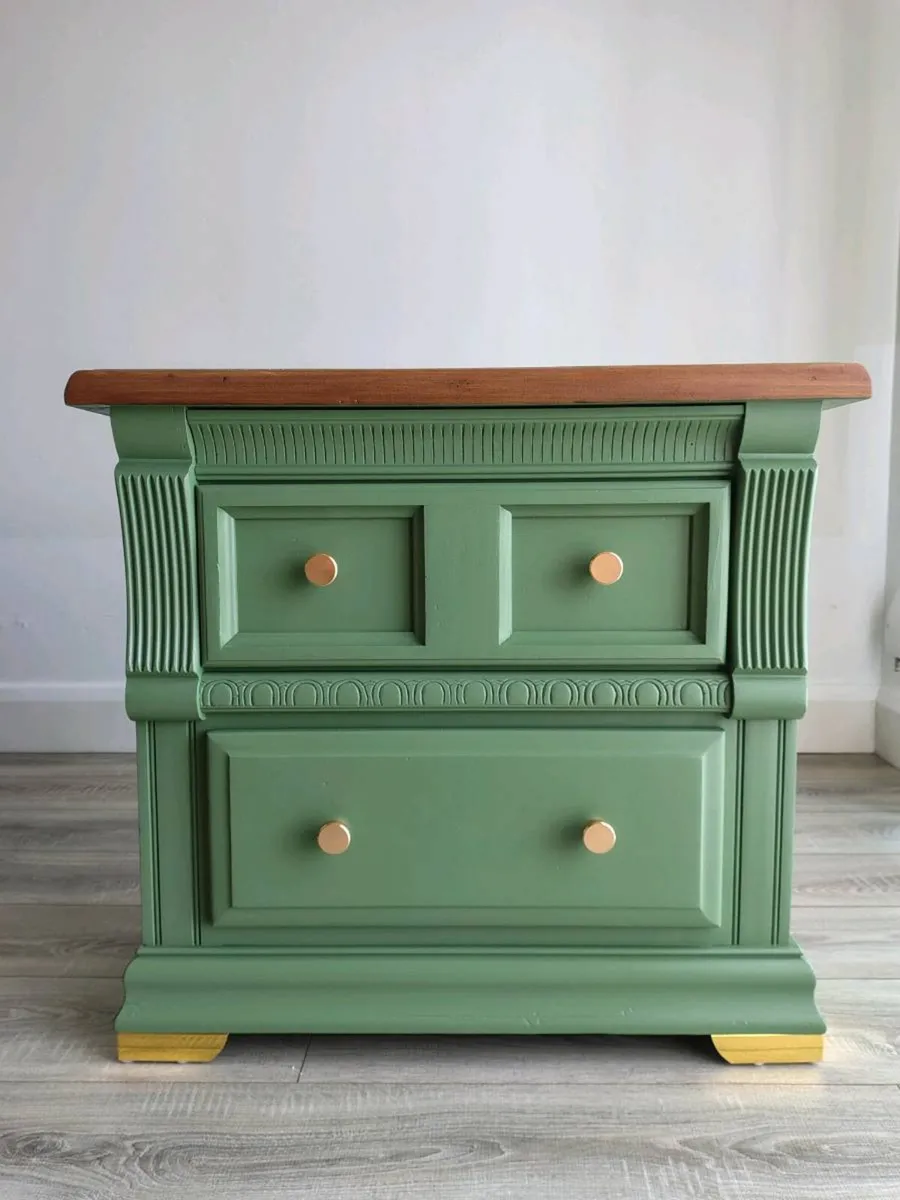 Pair of oversized lockers - Image 1